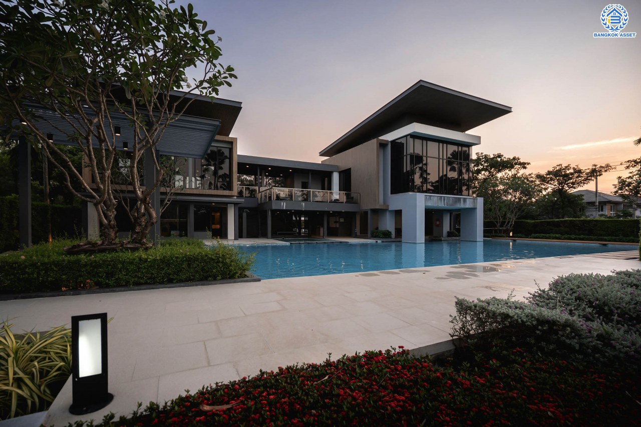 บ้านเดี่ยวมือสองนนทบุรี โครงการ ชัยพฤกษ์ ปิ่นเกล้า-กาญจนาฯ ถนนเมน วิวสวย หลังมุม จากแบรนด์คุณภาพ LH เนื้อที่ 75.8 ตร.ว. ฟังก์ชัน 3 ห้องนอน 3 ห้องน้ำ 1 ห้องอเนกประสงค์ จอดรถได้ 2 คัน บนทำเลศักยภาพ ใกล้เซ็นทรัลเวสต์เกต ทางด่วน "กาญจนาภิเษก" รถไฟฟ้าสายสีม่วง "สถานีตลาดบางใหญ่"